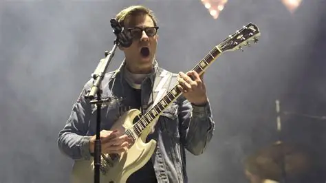 Weezer announce “The Gold Album”. New self-titled LP arrives in August